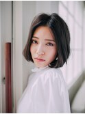 透明感あるグレージュボブ