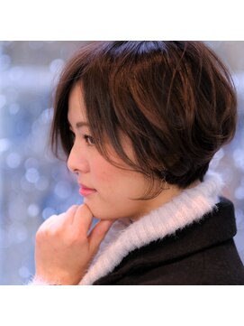ヴェリテ(Verite produced by LA'BO) 美シルエットショートボブ