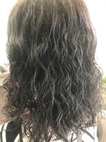 ルアンジュ(Le ange)&nbsp;ソバージュ系パーマ（強めリッジ）スタイル（くるくるパーマ）