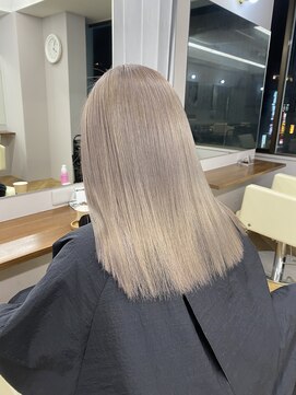 シカ 神戸三宮元町店(Cica) 神戸三宮元町　ミルクティーベージュカラー　ハイトーンカラー