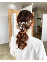 ニド(2do)&nbsp;ローポニーテールアレンジ