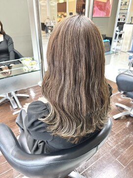 シャンプーボーイエイムス(SHAMPOO BOY aims) ハイライトカラー