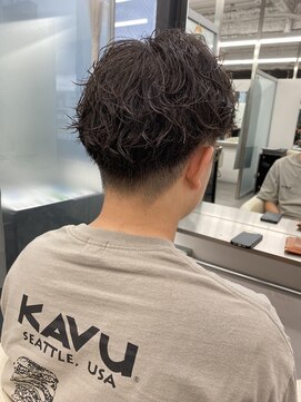 ジエクト アイロ 江坂駅前店(The Ect ilo) サイドパート×癖毛風パーマ　大人パーマ