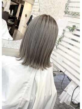 アイリス(ailis) ホワイトミルクティー+オンカラー