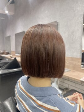 パツっと切りっぱなしミニボブ