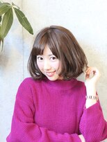 ヘアサロン シロップ(Hair Salon Syrup)&nbsp;『ショートバングのナチュラルボブ』x『カーキベージュ』