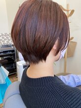 バトンヘアーデザイン(BATON) ピンクカラーのショート