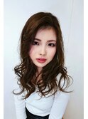 セミロング巻き髪スタイル
