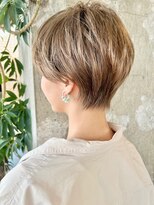 ロビー 表参道(ROBBY)&nbsp;耳掛け大人ショート／アッシュベージュ／表参道／30代40代50代