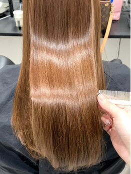 アルマバイロサ(ALMA by ROSA)の写真/人気のAujuaトリートメント取り扱い◎ブリーチやカラーによるダメージ毛をケアし、憧れのうるつや髪に―。