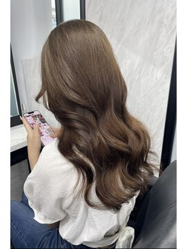 リア 大阪梅田(Ria) ～韓国ヘア　ブラウンベージュ～【Ria 大阪　梅田】