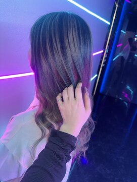 ブランシスヘアー(Bulansis Hair) ミルクティーベージュでつくる立体感カラー