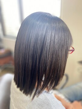 ストレートパーマ専門店 ビタミナポストマン ツヤ感たっぷりなストレートヘアー