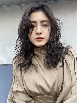 レオニード 表参道(LEONID) セミロングスタイル×イルミナカラーオリジナル調合