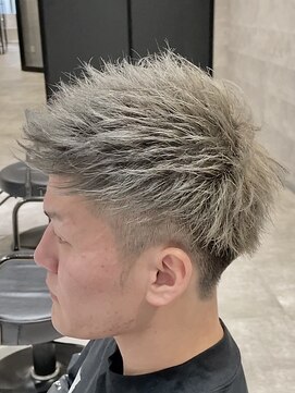 アンダーバーホワイト(_WHITE) ☆王道アップバング☆ハイトーンシルバー