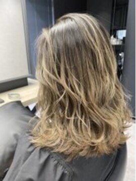 ウノ 南林間(UNO) シャドウルーツ　ハイトーンカラー/ウェーブ巻き