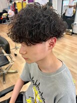ウェイビーエフティフィフス 横浜西口(WAVEY ft.fifth)&nbsp;波巻きスパイラルツイストスパイラルパーママッシュメンズヘア
