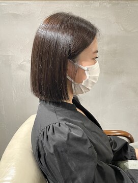 アンビエンテ(ambiente) 切りっぱなしボブ　センターパート【坂根】