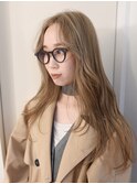 ケアブリーチハイトーンベージュカラーロングレイヤーカット