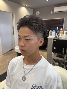 バースト(BURST) スパイキーショート