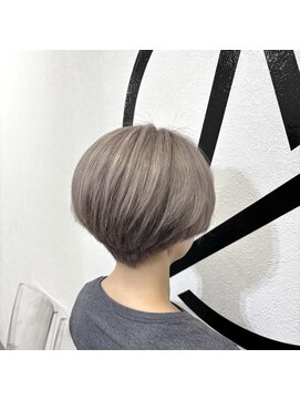 アルケム 学芸大学(AlChem) 【Hana指名】ホワイト領域のベースで作るグレージュ[ハイトーン]