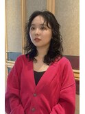 ＜ゲスト＞顔まわりたっぷりレイヤーニュアンスミディアムパーマ