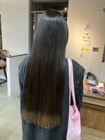アタッカ(atacca)&nbsp;ロング　ストレート　ブリーチ　ツヤ髪　ベージュ　アッシュ