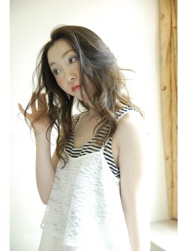 ディンプル 越谷駅前(DiMPlE) DiMPlE越谷/越谷駅前/軽めウェービーロングをイルミナアッシュで