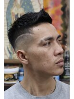スピナーバルベアリーア(SPINNER BARBERIA) アップバングスキンフェード