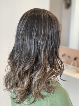 グロウウルマ(GLOW uruma) グラデーションカラー