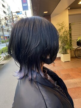 エレナ(elena) パープルインナーカラー ×ウルフ