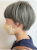 オリーブカラー×マッシュショート