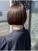 カーキベージュ×ミニボブ