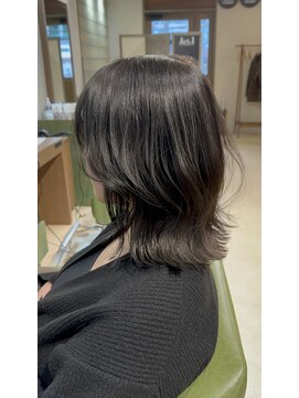 アクトワン(Act.1) 外ハネレイヤーボブ