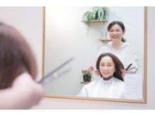 マリックインク バイ キューミー(MARIC inc. by Qmee)の雰囲気（ヘアメイクとして各媒体・各現場にて楽しく活躍しています♪）
