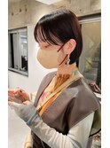 ショートボブ耳掛け黒髪暗髪切りっぱなしパツっとグレージュ前髪