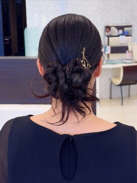 ヴィサージュ ギンザ VISAGE GINZA ゴールドアクセで魅せる上品まとめ髪