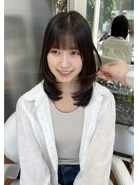 オブヘアージユウガオカ(Of HAIR Jiyugaoka) 【ミディアムレイヤーカット】