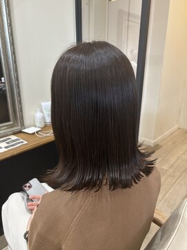 ケア アンド デザイン ココロ(care&design KOKORO) 最高ツヤ感☆ オリーブカラー × 外ハネ♪