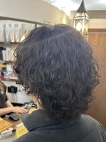 グロウアップバイトゥエンティーフォー 稲葉(glow up by24) ミディアムウルフ×ラフパーマ