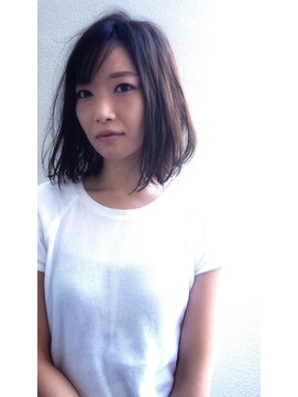 ジュリー(JURY) 手間暇かけて下準備してからのパッツンボブ