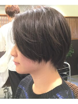 コマ(coma) 髪質改善｜インナーカラー｜ハイライト｜バレイヤージュ｜前髪