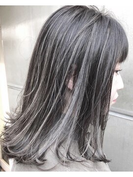 キラ 渋谷(KILLA) ホブディ無造作カールイルミナカラーグレージュ