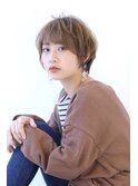 ローライトアッシュブラウン大人かわいい小顔ワンサイドショート