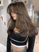 サイン 表参道(SIGN)&nbsp;レイヤーカットグレージュカラーデザインカラーシルキーベージュ