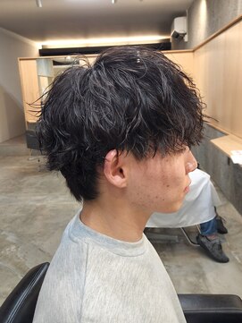 ニアウ 伊勢崎連取店(Niau) 刈り上げマッシュ波巻きツイストスパイラルパーマメンズ