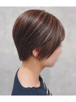 ルーツ(Roots)&nbsp;大人ショート/ハンサムショート/透明感/ハイライト/小顔カット