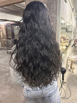 ロイジー(roijir) 【表参道 roijir】ロングパーマ