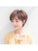 大人女子耳掛けショート