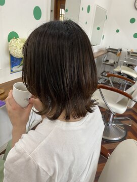 ヘアーアンドメイクアップモパ レイヤーカット
